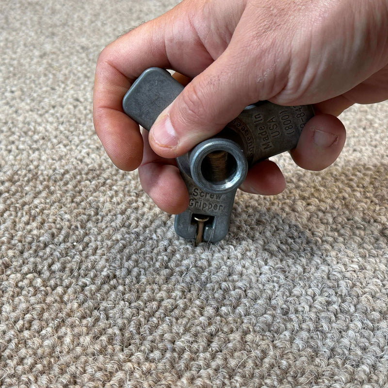 Cargue la imagen en el visor de la galería, Stop Squeak Repair Kit - Fix Creaky Wood and Carpeted Floors - Floor Fix Pro Squeaky Floor Repair